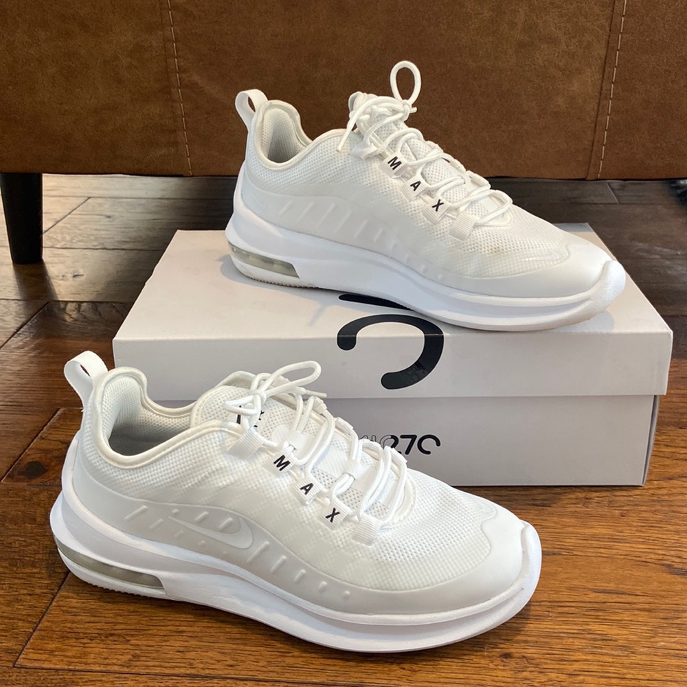 Used Women’s Air Max 270s Size 7.5